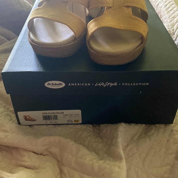 Dr. Scholl’s Wedges 9.5 - Picture 4 of 4